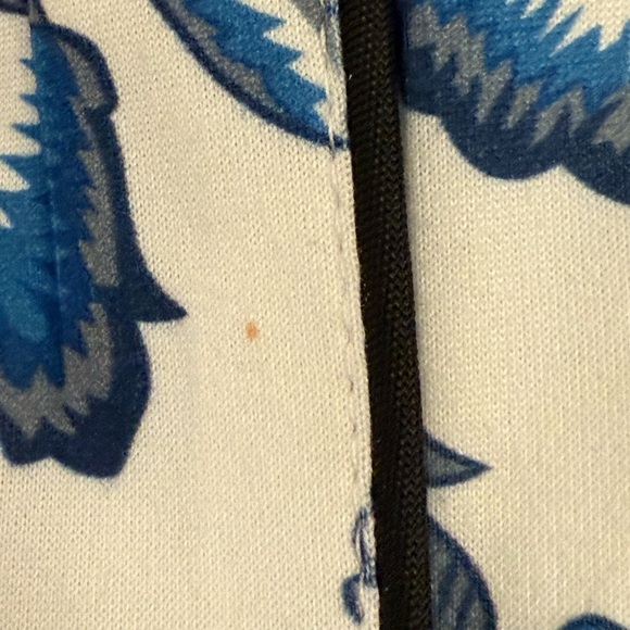 Floral Blue and White Womans Pajama Set - Picture 4 of 4